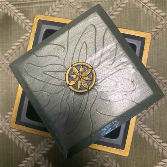 Placemats, napkins, trinket box, and soap/lotion dispenser 🌿 - Picture 4 of 15